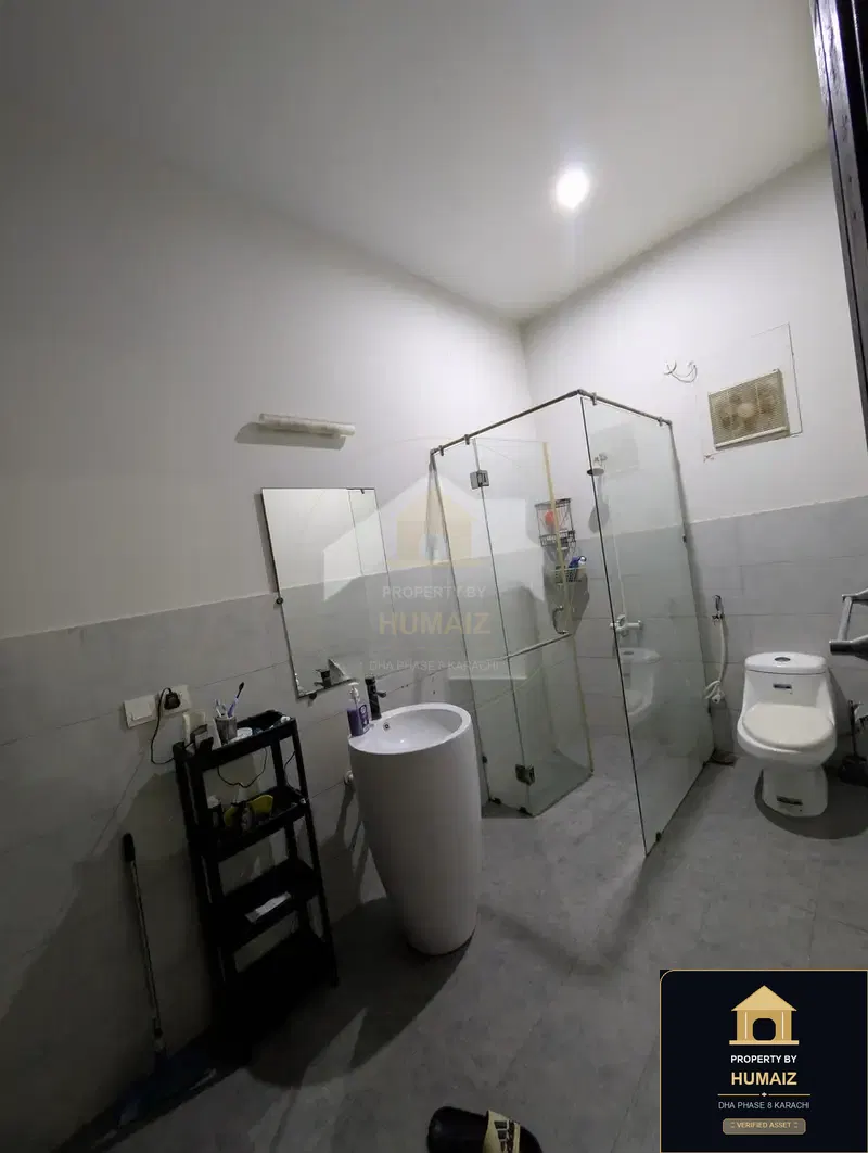 3-Bedroom Upper/Lower Portion (4 Bath, Unit 42) in DHA Phase 8 For Rent in DHA Phase 8 Karachi — Photograph 14