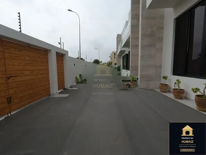 1,000 Sq. Yd. 11-Bedroom Luxury Villa in Zone A For Sale in DHA Phase 8 Karachi — Photograph 22