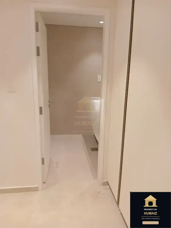 3-Bedroom Luxury Apartment (Sea Facing, 4 Bath, Suite 24) at The Views For Rent in DHA Phase 8 Karachi — Photograph 8