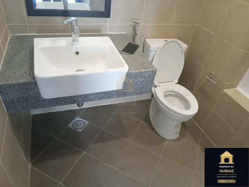 4-Bedroom Luxury Apartment (Sea Facing, 6 Bath, Suite 4) at Coral Towers For Sale in DHA Phase 8 Karachi — Photograph 15