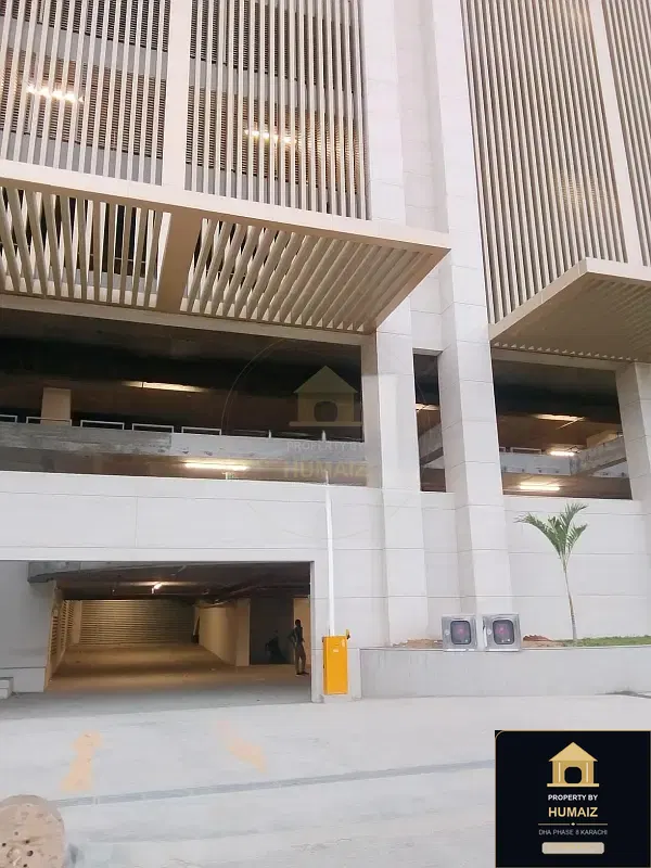 2-Bedroom Luxury Apartment (Sea Facing, 3 Bath, Suite 5) at Emaar Oceanfront For Sale in DHA Phase 8 Karachi — Photograph 4