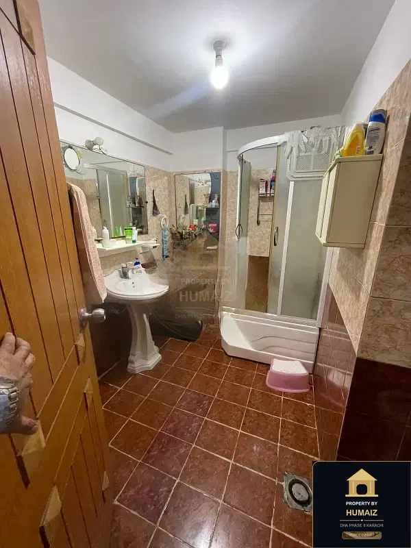 250 Sq. Yd. 3-Bedroom Luxury Villa in DHA Phase 8 For Rent in DHA Phase 8 Karachi — Photograph 4