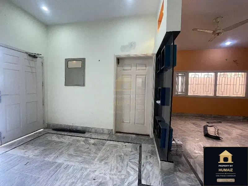 4-Bedroom Upper/Lower Portion (4 Bath, Unit 4) in DHA Phase 8 For Rent in DHA Phase 8 Karachi — Photograph 9