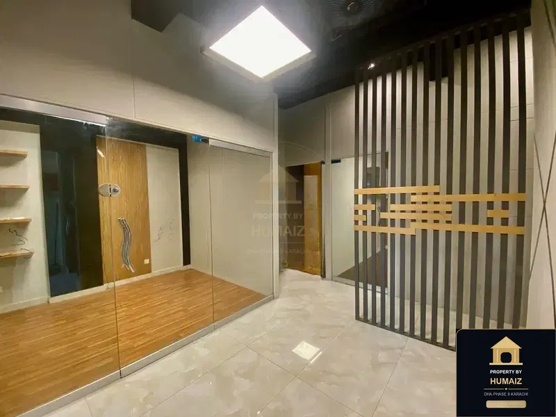 100 Sq. Yd. Corporate Office Space (Boulevard Facing, 1 Bath, Unit 1) on Zulfiqar Commercial For Rent in DHA Phase 8 Karachi — Photograph 6