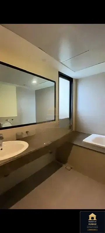 3-Bedroom Luxury Apartment (Sea Facing, 4 Bath, Suite 14) at Coral Towers For Sale in DHA Phase 8 Karachi — Photograph 4