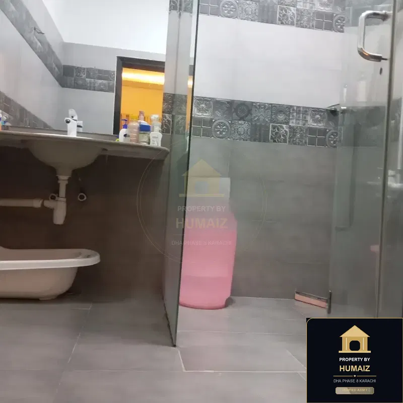 500 Sq. Yd. 4-Bedroom Luxury Villa (Boulevard Facing, 5 Bath, Residence 1) in Khayaban-e-Bahria For Rent in DHA Phase 8 Karachi — Photograph 11