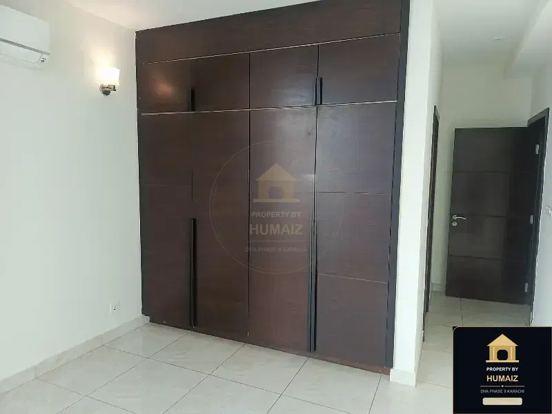 3-Bed Luxury Penthouse at Pearl Towers For Sale in DHA Phase 8 Karachi — Photograph 11
