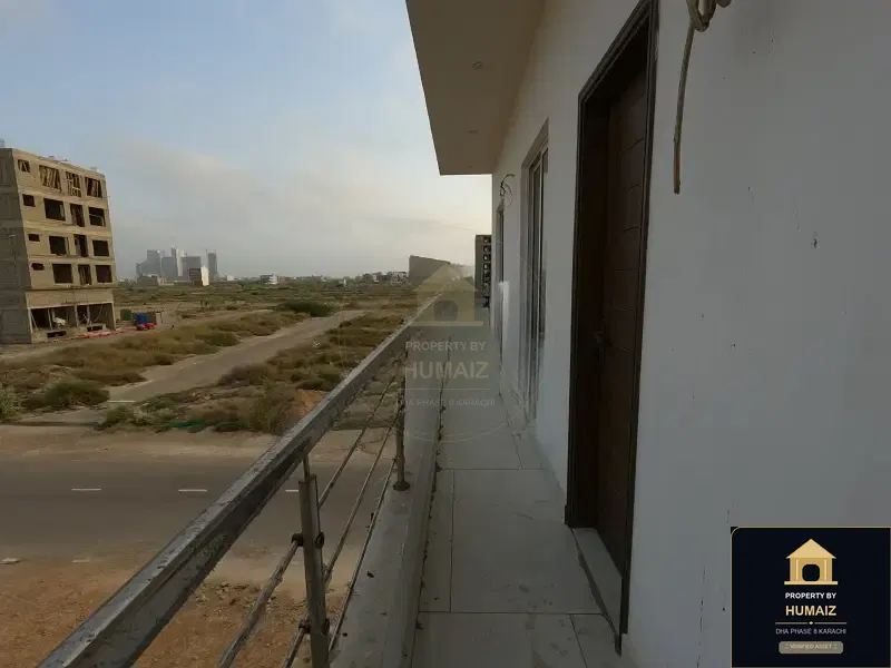 100 Sq. Yd. Commercial Building on Peninsula Commercial For Sale in DHA Phase 8 Karachi — Photograph 9
