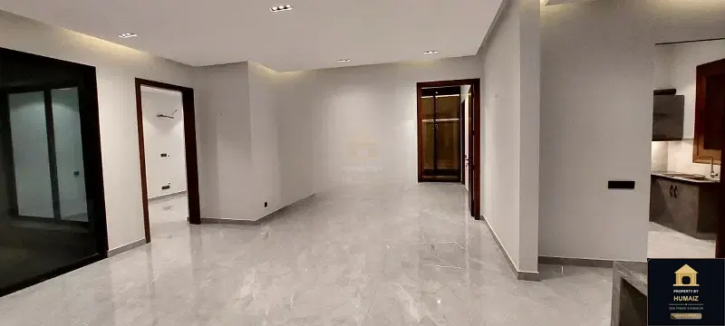 500 Sq. Yd. 6-Bedroom Luxury Villa (Private Pool, 6 Bath, Residence 1) in DHA Phase 8 For Rent in DHA Phase 8 Karachi — Photograph 13