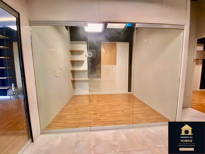 100 Sq. Yd. Corporate Office Space (Boulevard Facing, 1 Bath, Unit 1) on Zulfiqar Commercial For Rent in DHA Phase 8 Karachi — Photograph 13