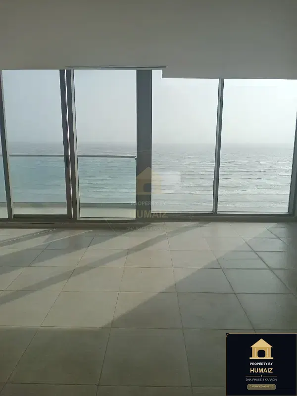 3-Bedroom Luxury Apartment (Sea Facing, 4 Bath, Suite 24) at The Views For Rent in DHA Phase 8 Karachi — Photograph 3