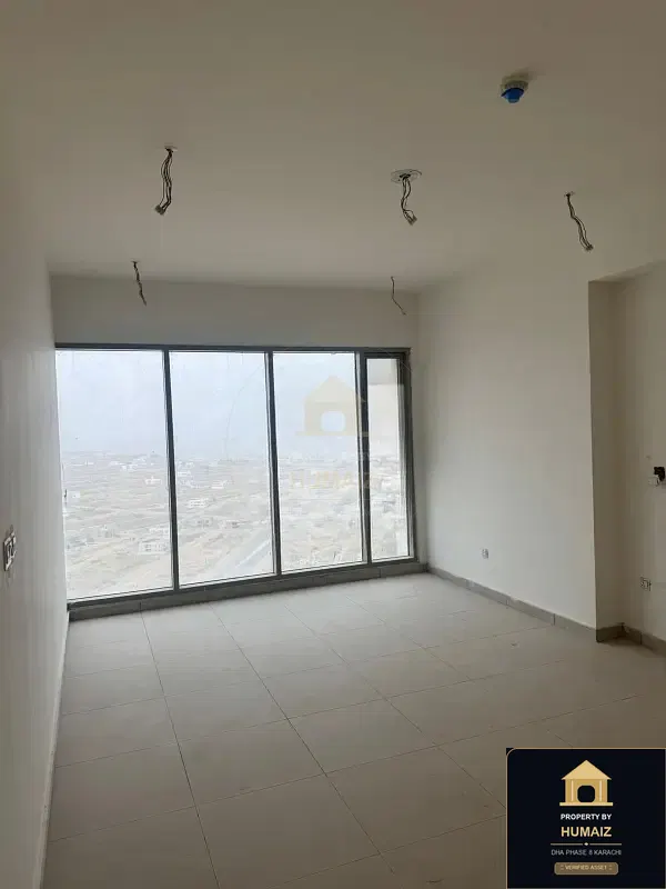 1-Bedroom Luxury Apartment (Brand New, 2 Bath, Suite 1) at Emaar Oceanfront For Sale in DHA Phase 8 Karachi — Photograph 2