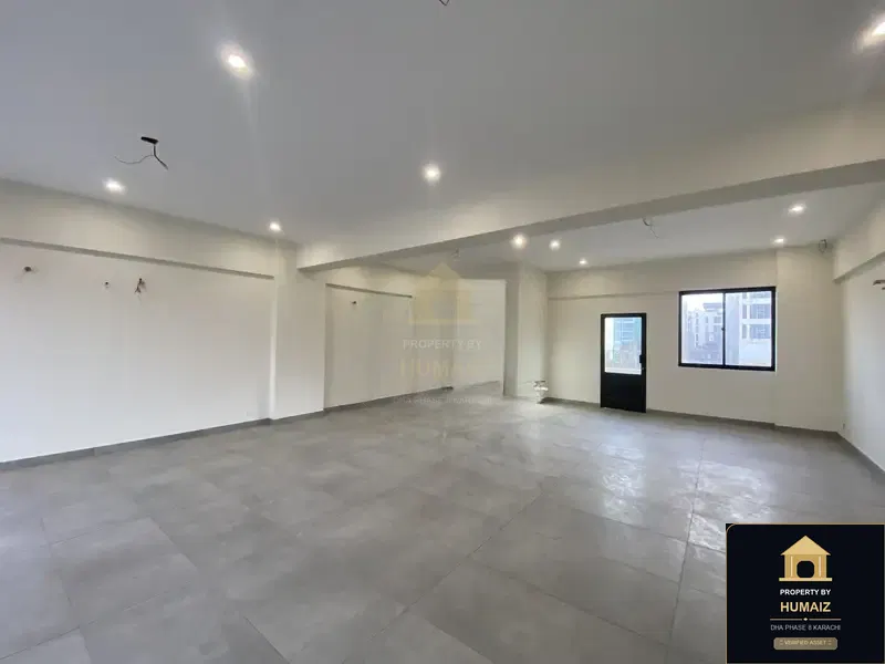 222 Sq. Yd. Corporate Office Space (Brand New, Unit 3) on Zulfiqar Commercial For Rent in DHA Phase 8 Karachi — Photograph 4