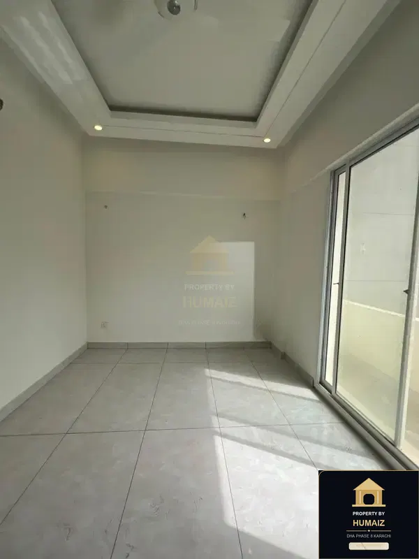 3-Bedroom Luxury Apartment (Corner, 3 Bath, Suite 4) on Zulfiqar Commercial For Sale in DHA Phase 8 Karachi — Photograph 6