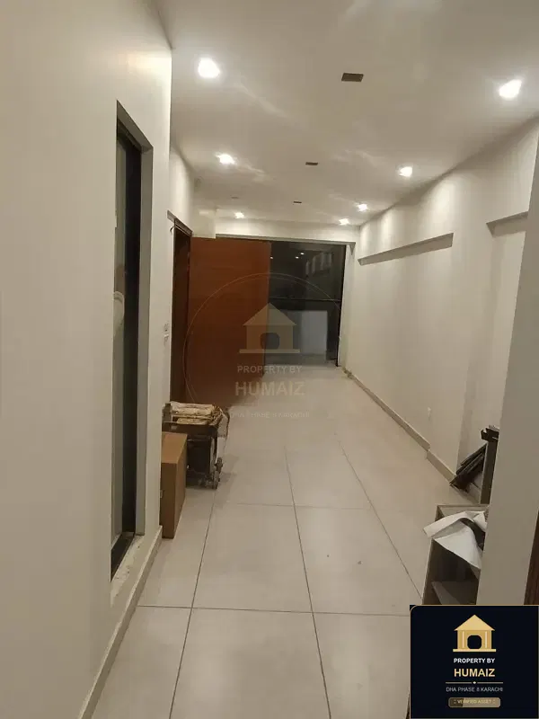 61 Sq. Yd. Corporate Office Space on Zulfiqar Commercial For Sale in DHA Phase 8 Karachi — Photograph 3