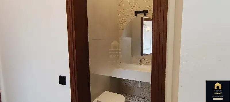 500 Sq. Yd. 7-Bedroom Luxury Villa (Basement, 6 Bath, Residence 3) in DHA Phase 8 For Sale in DHA Phase 8 Karachi — Photograph 4
