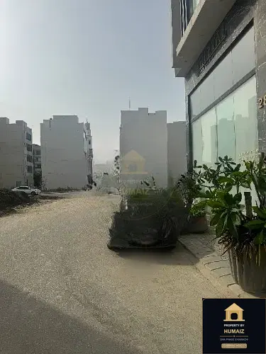 111 Sq. Yd. Commercial Retail Shop (Basement, Unit 1) on Zulfiqar Commercial For Rent in DHA Phase 8 Karachi — Photograph 4