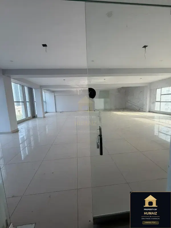 222 Sq. Yd. Corporate Office Space (6 Bath, Unit 1) on Zulfiqar Commercial For Sale in DHA Phase 8 Karachi — Photograph 3
