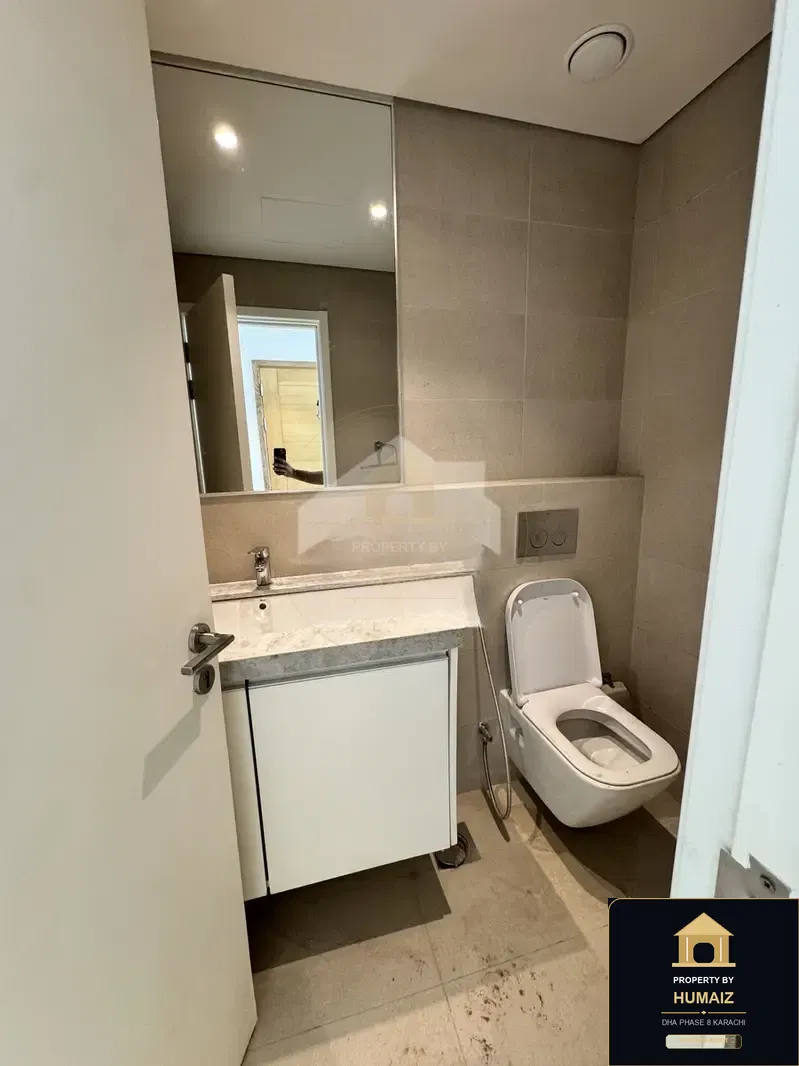3-Bedroom Luxury Apartment (Sea Facing, 4 Bath, Suite 4) at Emaar Oceanfront For Rent in DHA Phase 8 Karachi — Photograph 4