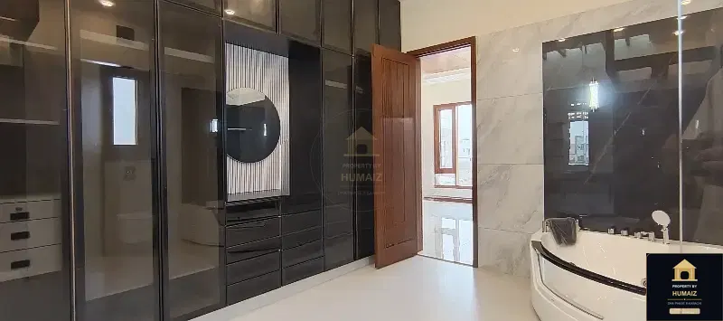500 Sq. Yd. 7-Bedroom Luxury Villa (Basement, 6 Bath, Residence 3) in DHA Phase 8 For Sale in DHA Phase 8 Karachi — Photograph 28