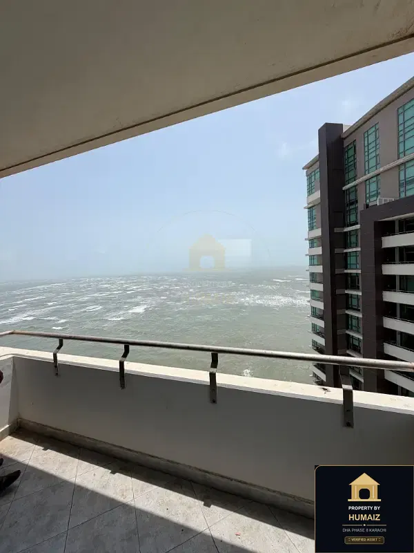 3-Bedroom Luxury Apartment (Sea Facing, 5 Bath, Suite 10) at Pearl Towers For Sale in DHA Phase 8 Karachi — Photograph 17