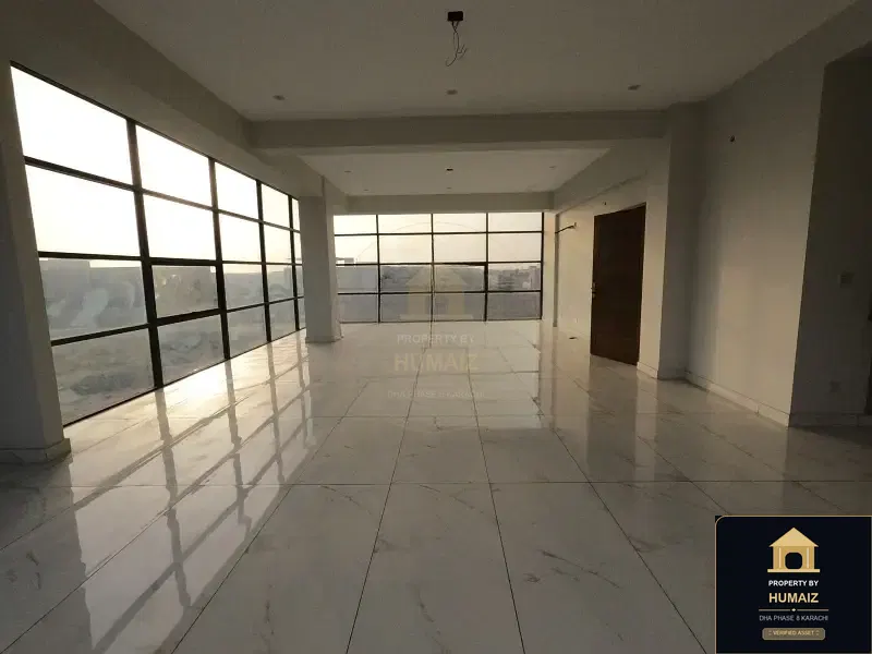 100 Sq. Yd. Commercial Building on Peninsula Commercial For Sale in DHA Phase 8 Karachi — Photograph 13