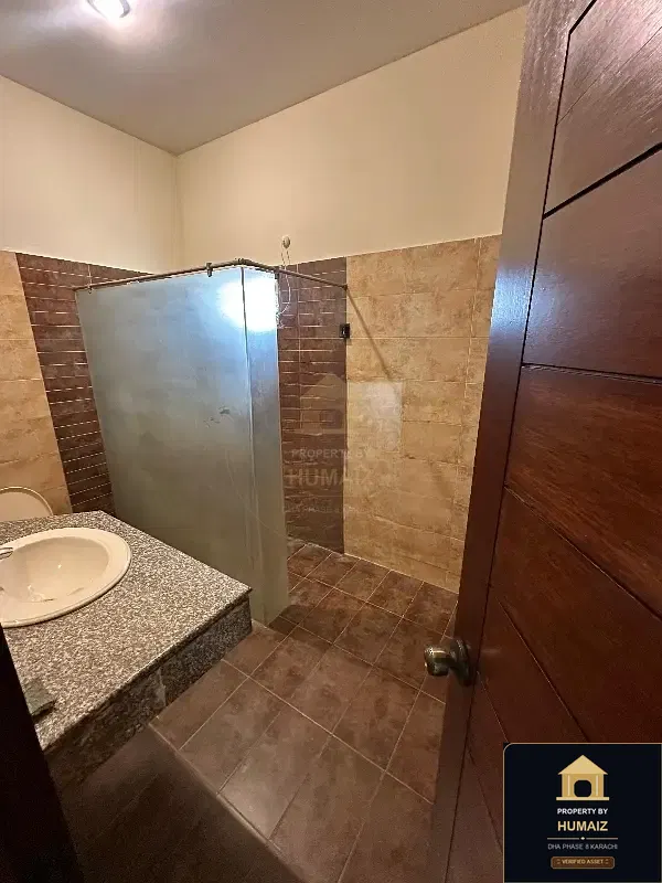 3-Bedroom Upper/Lower Portion (3 Bath, Unit 67) in DHA Phase 8 For Rent in DHA Phase 8 Karachi — Photograph 6