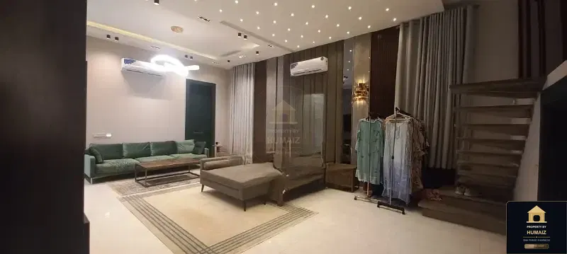 2,000 Sq. Yd. 8-Bedroom Luxury Villa (Private Pool, 7 Bath, Residence 3) in DHA Phase 8 For Sale in DHA Phase 8 Karachi — Photograph 17