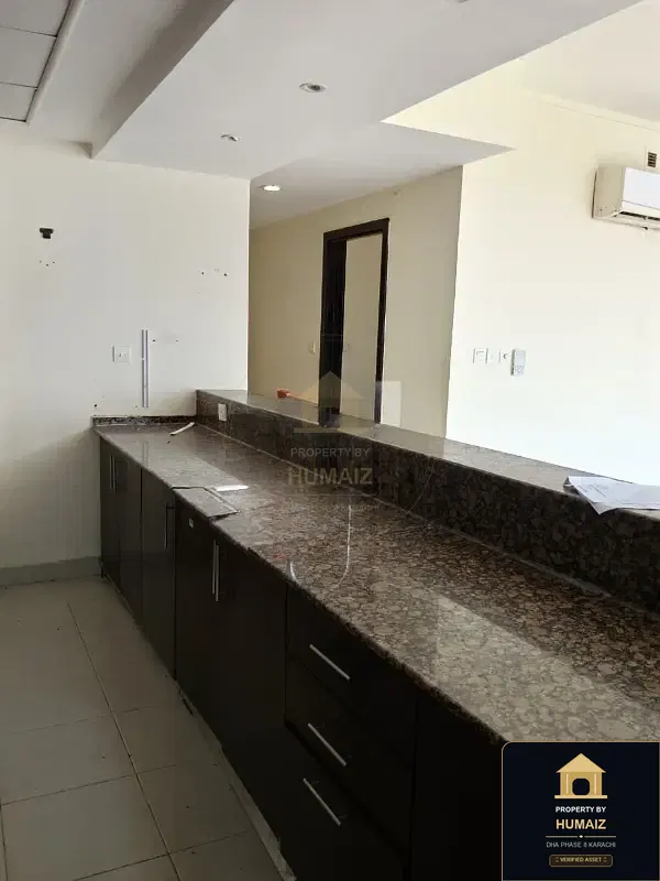 4-Bedroom Luxury Apartment (5 Bath, Suite 5) at Coral Towers For Rent in DHA Phase 8 Karachi — Photograph 23