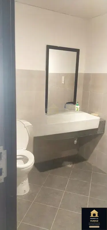 4-Bedroom Luxury Apartment (Sea Facing, 5 Bath, Suite 5) at Pearl Towers For Rent in DHA Phase 8 Karachi — Photograph 14