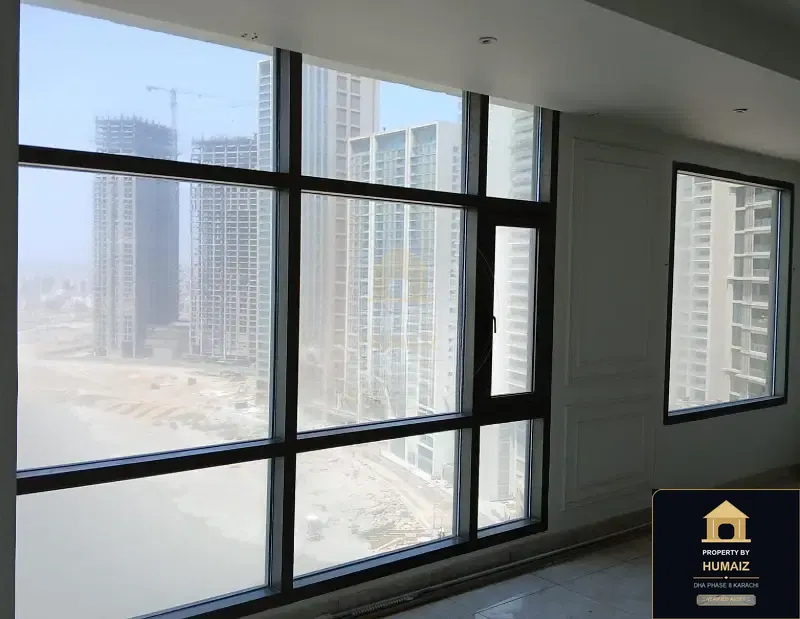 3-Bedroom Luxury Apartment (Sea Facing, 5 Bath, Suite 22) at Pearl Towers For Sale in DHA Phase 8 Karachi — Photograph 5
