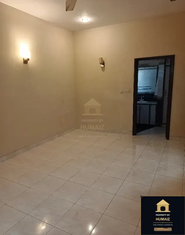 3-Bedroom Upper/Lower Portion (4 Bath, Unit 8) in DHA Phase 8 For Rent in DHA Phase 8 Karachi — Photograph 4