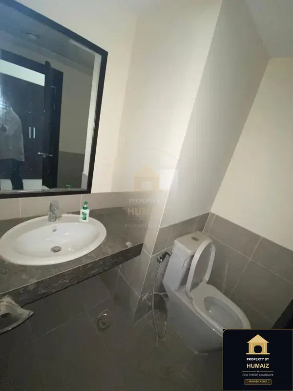 4-Bedroom Luxury Apartment (Sea Facing, 6 Bath, Suite 6) at Coral Towers For Sale in DHA Phase 8 Karachi — Photograph 18