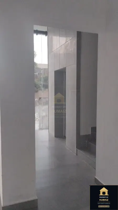 200 Sq. Yd. Commercial Retail Shop (Boulevard Facing, 2 Bath, Unit 1) in DHA Phase 8 For Rent in DHA Phase 8 Karachi — Photograph 3