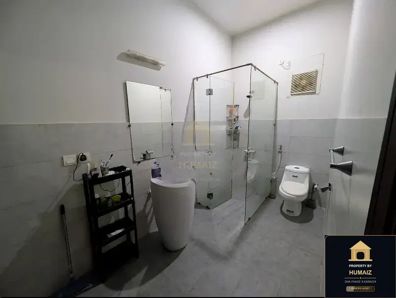 3-Bedroom Upper/Lower Portion (4 Bath, Unit 64) in DHA Phase 8 For Rent in DHA Phase 8 Karachi — Photograph 4