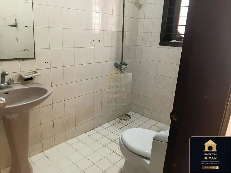 3-Bedroom Upper/Lower Portion (4 Bath, Unit 69) in DHA Phase 8 For Rent in DHA Phase 8 Karachi — Photograph 12