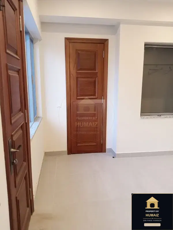 111 Sq. Yd. Corporate Office Space (1 Bath, Unit 1) on Al-Murtaza Commercial For Rent in DHA Phase 8 Karachi — Photograph 6
