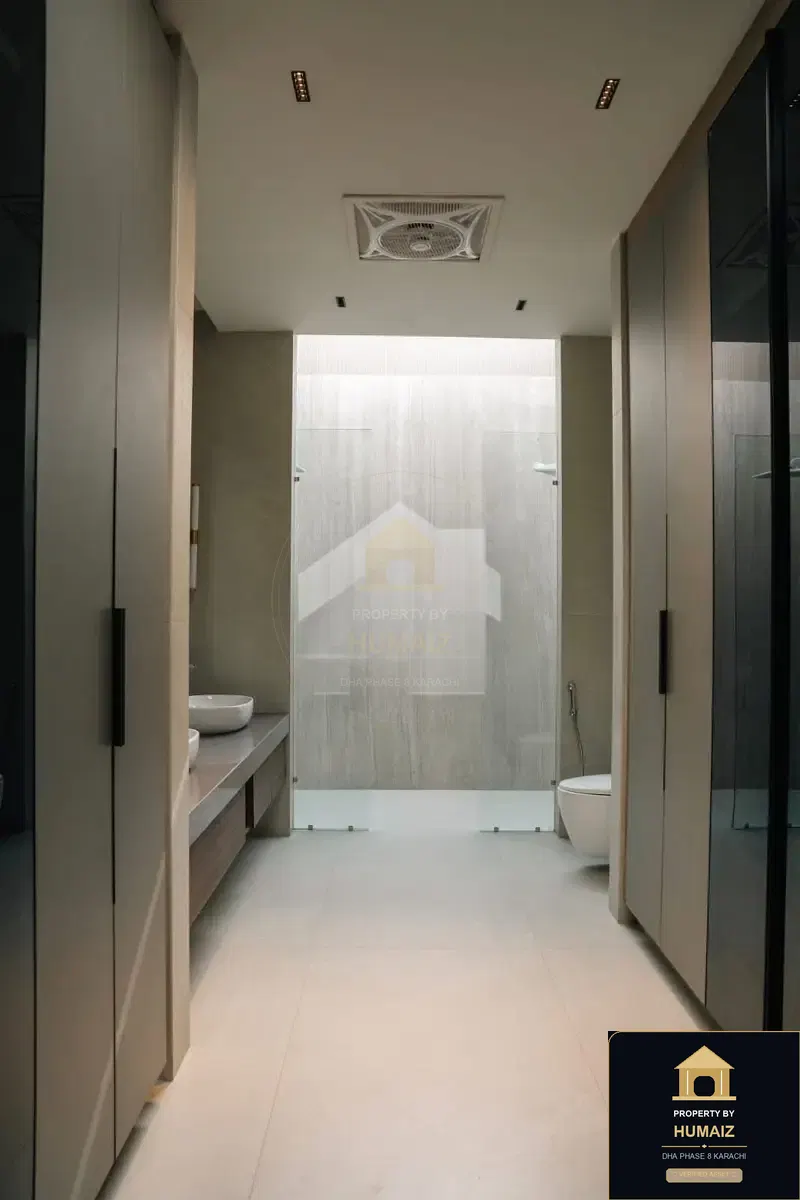 500 Sq. Yd. 6-Bedroom Luxury Villa (Basement, 6 Bath, Residence 22) in DHA Phase 8 For Sale in DHA Phase 8 Karachi — Photograph 4