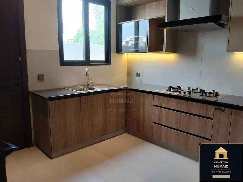 500 Sq. Yd. 6-Bedroom Luxury Villa (West Open, 7 Bath, Residence 26) in DHA Phase 8 For Sale in DHA Phase 8 Karachi — Photograph 4