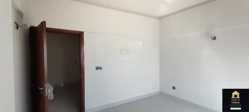3-Bedroom Luxury Apartment (3 Bath, Suite 11) on Al-Murtaza Commercial For Sale in DHA Phase 8 Karachi — Photograph 13