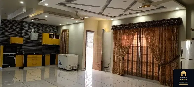 3-Bedroom Upper/Lower Portion (4 Bath, Unit 1) on Zulfiqar Commercial For Rent in DHA Phase 8 Karachi — Photograph 15