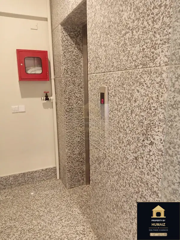 111 Sq. Yd. Corporate Office Space (1 Bath, Unit 1) on Al-Murtaza Commercial For Rent in DHA Phase 8 Karachi — Photograph 8