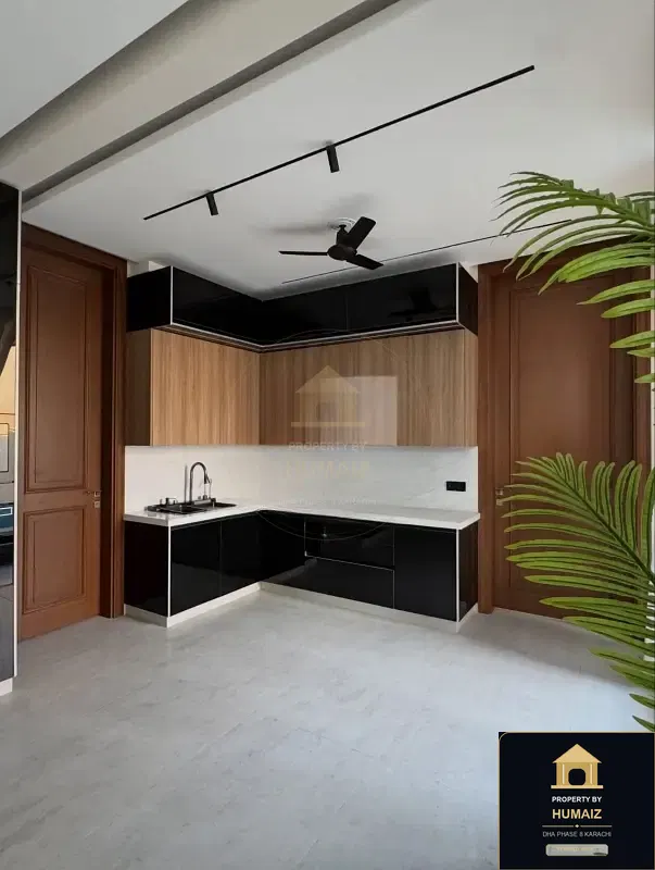 500 Sq. Yd. 5-Bedroom Luxury Villa in Khayaban-e-Shaheen For Sale in DHA Phase 8 Karachi — Photograph 10