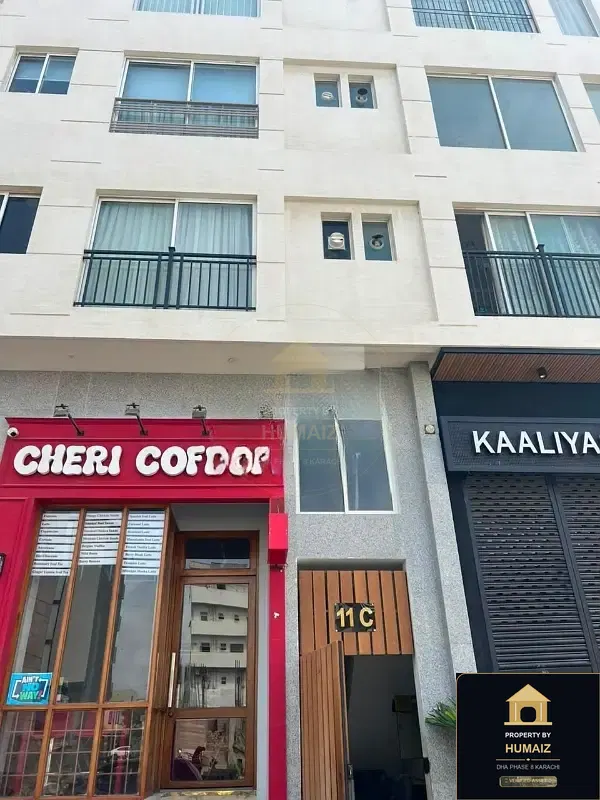 3-Bedroom Luxury Apartment (Corner, 3 Bath, Suite 4) on Zulfiqar Commercial For Sale in DHA Phase 8 Karachi — Photograph 9
