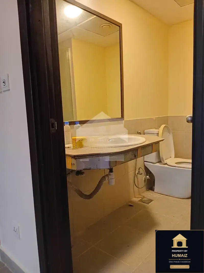 3-Bedroom Luxury Apartment (Sea Facing, 4 Bath, Suite 1) at The Views For Sale in DHA Phase 8 Karachi — Photograph 8