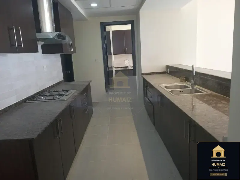 3-Bedroom Luxury Apartment (Sea Facing, 3 Bath, Suite 3) at Pearl Towers For Sale in DHA Phase 8 Karachi — Photograph 10