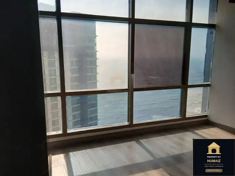 3-Bedroom Luxury Apartment (Sea Facing, 5 Bath, Suite 28) at Pearl Towers For Sale in DHA Phase 8 Karachi — Photograph 4