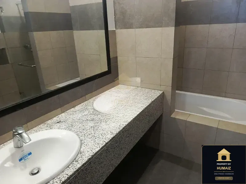 2-Bedroom Luxury Apartment (Sea Facing, 4 Bath, Suite 2) at Pearl Towers For Sale in DHA Phase 8 Karachi — Photograph 35