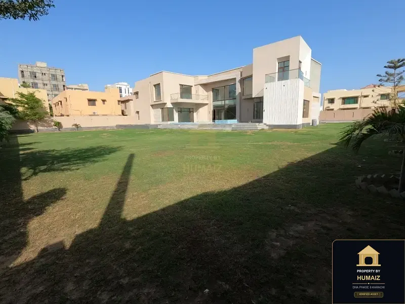 3,000 Sq. Yd. 10-Bedroom Luxury Villa on Khayaban-e-Iqbal For Sale in DHA Phase 8 Karachi — Photograph 9