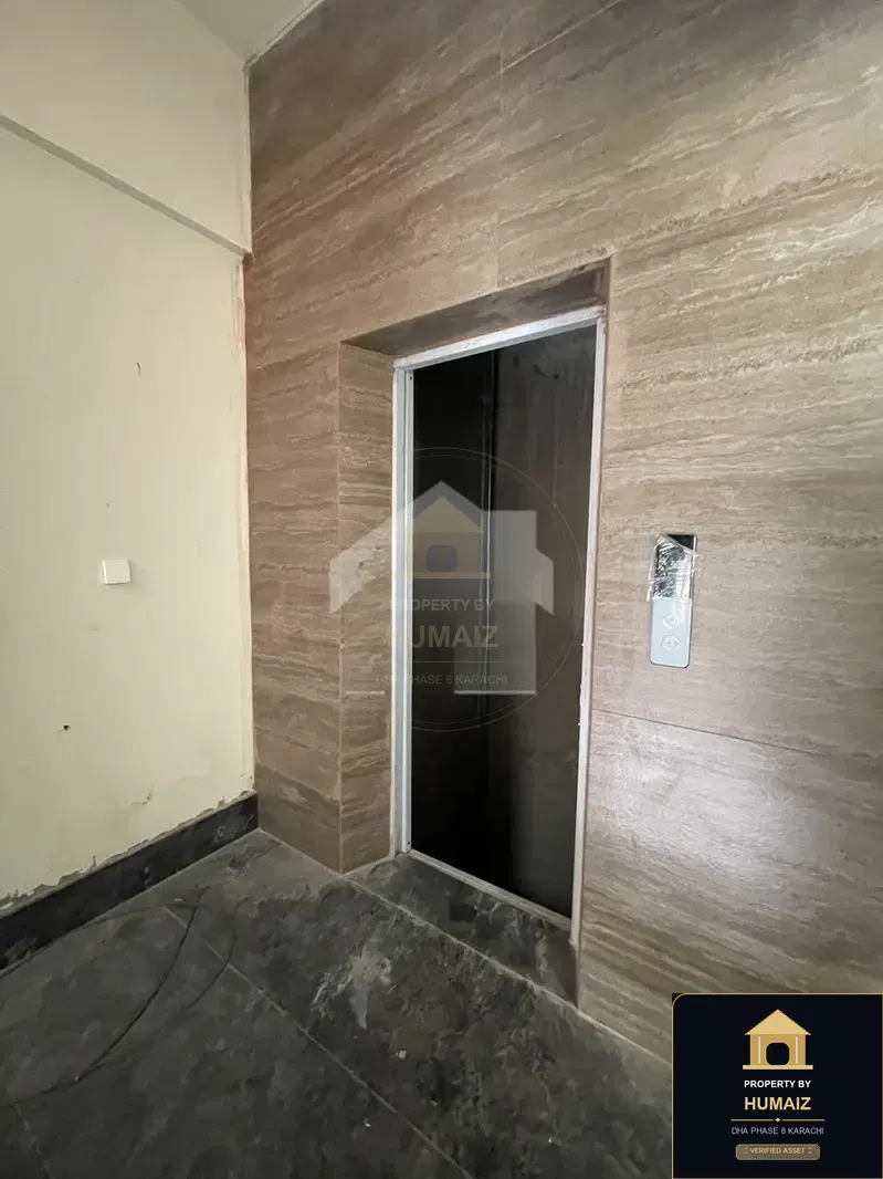 225 Sq. Yd. Corporate Office Space (Boulevard Facing, Unit 2) in DHA Phase 8 For Sale in DHA Phase 8 Karachi — Photograph 4